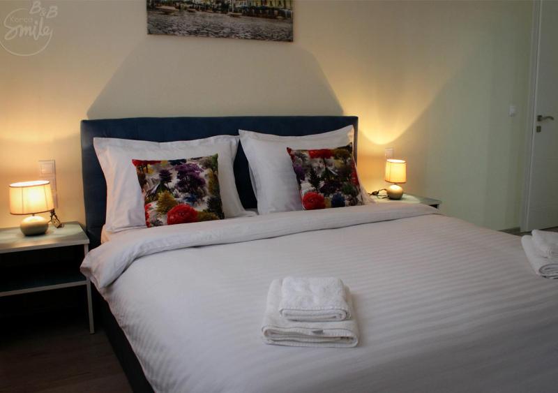 Double Room with Balcony image 2