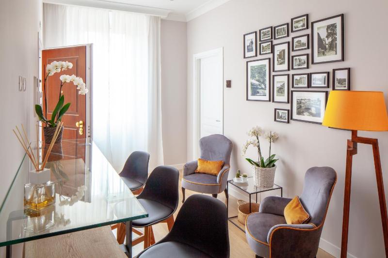 Deluxe Double or Twin Room with City View image 1