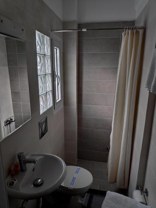 Budget Twin Room image 3