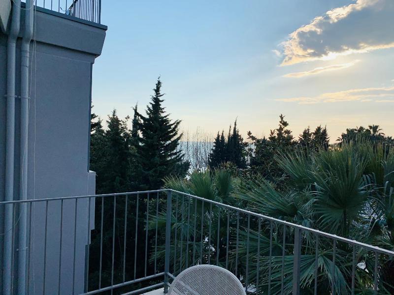 Front Lake Apartment Bardolino - image 4