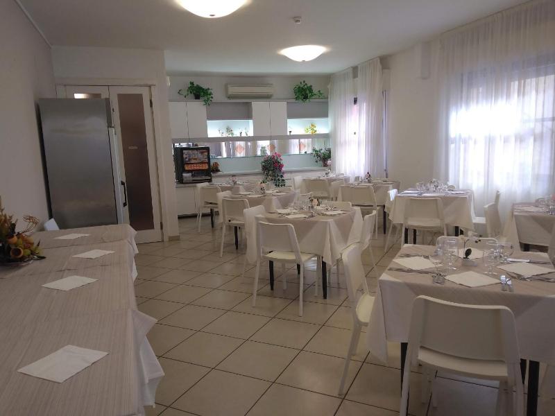 Hotel La Bella Vita - image 8