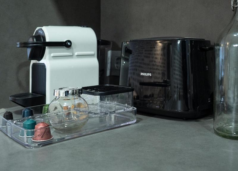 One-Bedroom Apartment image 2