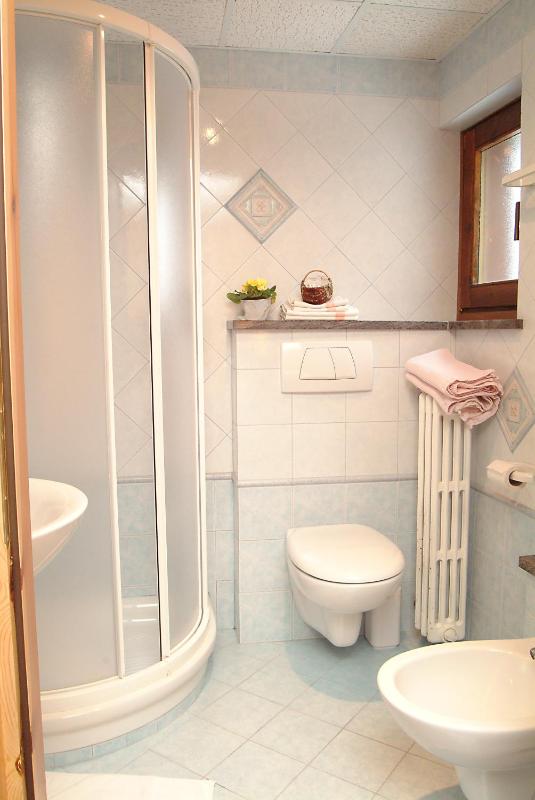 Double or Twin Room image 3