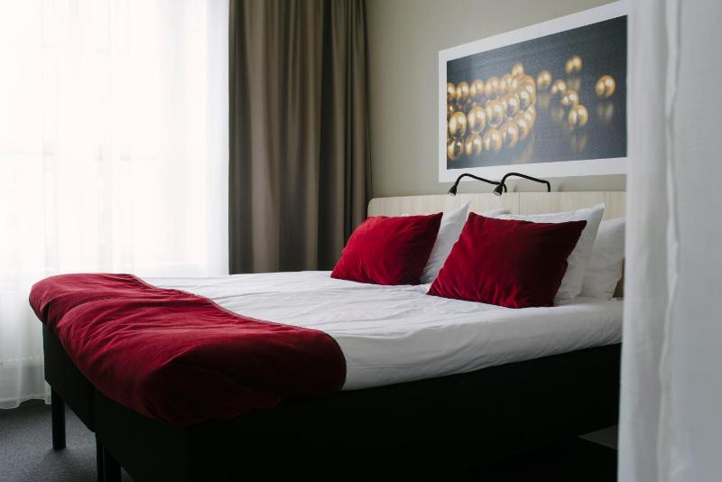 Superior Twin Room image 1