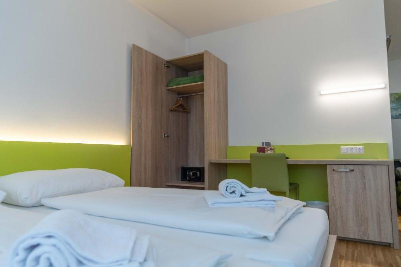 Double Room with Sofa Bed image 2