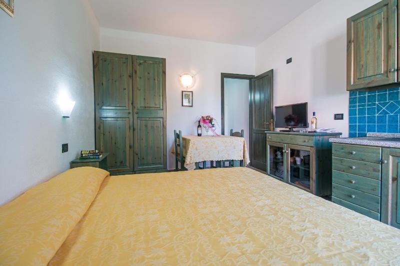 Studio Apartment image 2