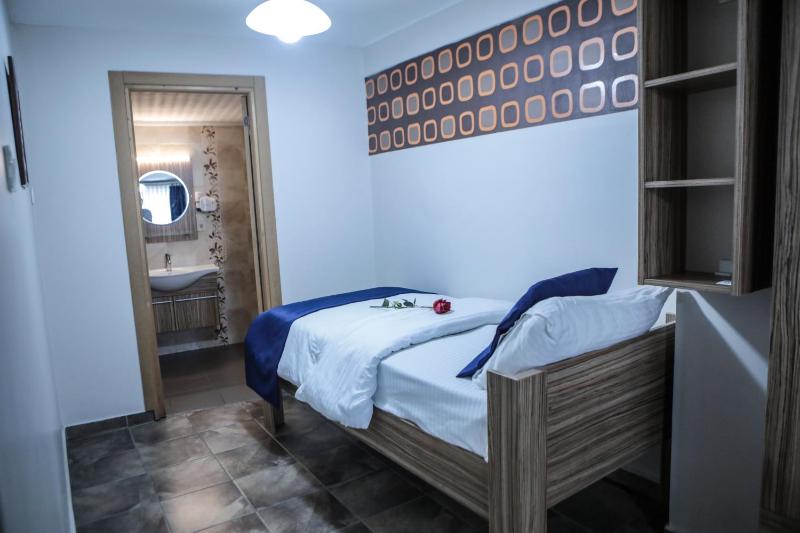 Quadruple Room image 3