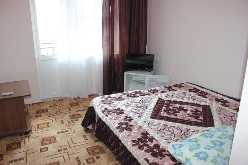 Large Twin Room image 1