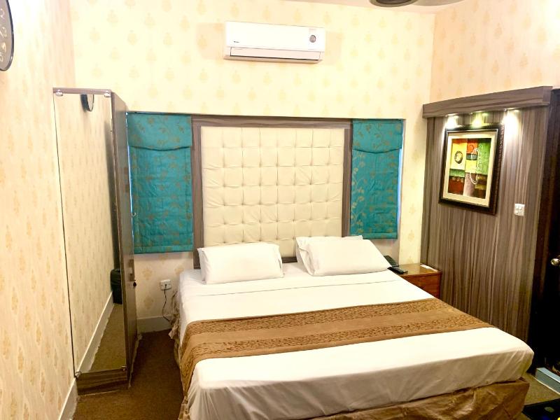 Star Guest House - image 8