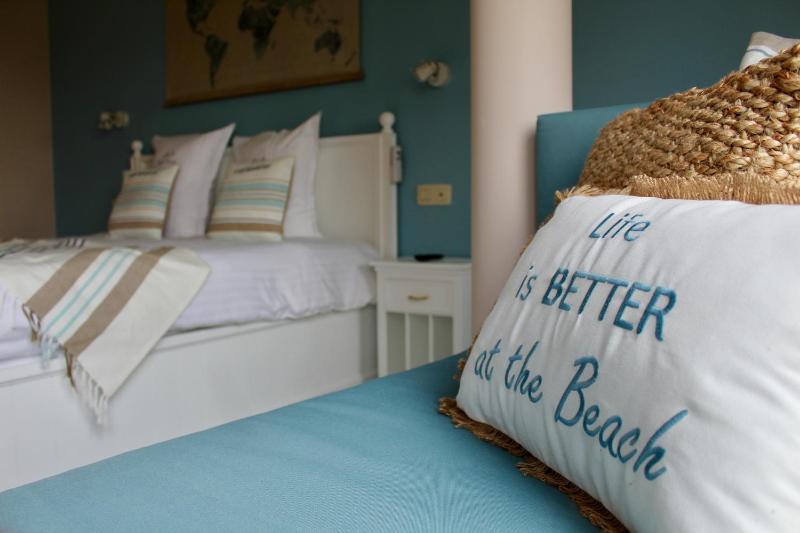 Deluxe Double or Twin Room image 2