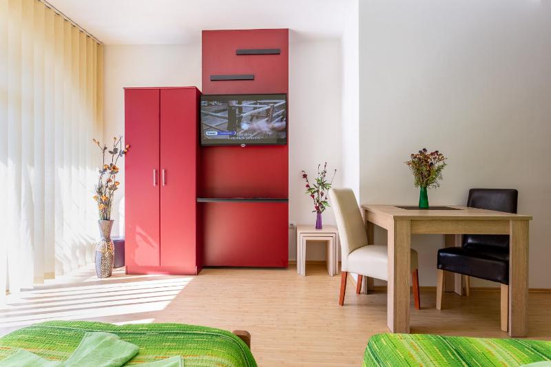 Triple Room with City View image 1
