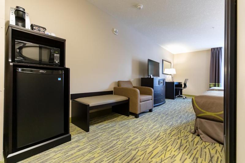 Super 8 Canmore - image 21