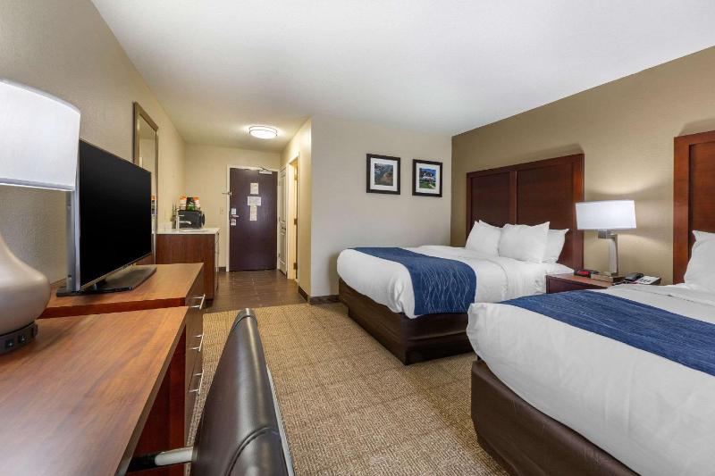 Double Room with Two Double Beds - Non-Smoking image 3