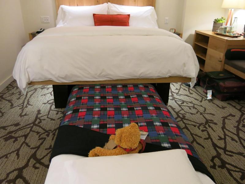 Deluxe King Room image 2