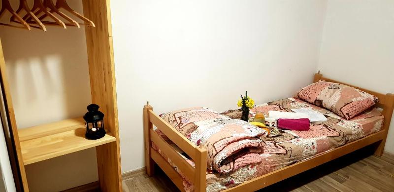 Standard Triple Room image 2