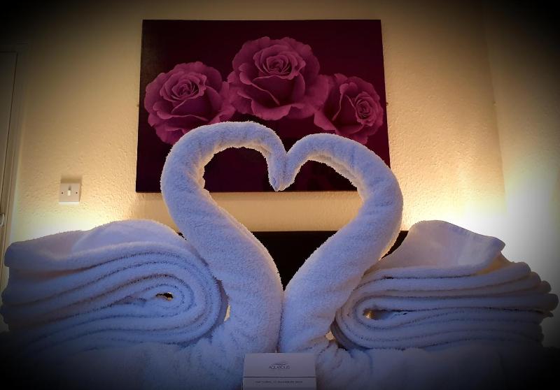 Double Room image 2