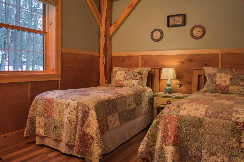 Cabin #1 - Peak Perspective with Mountain View (Non-Pet Friendly) image 3