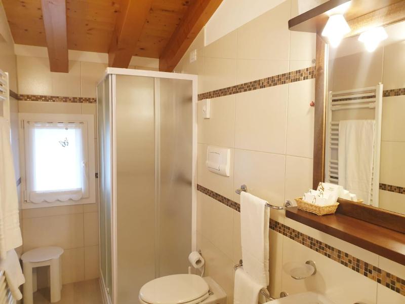 Double Room image 4