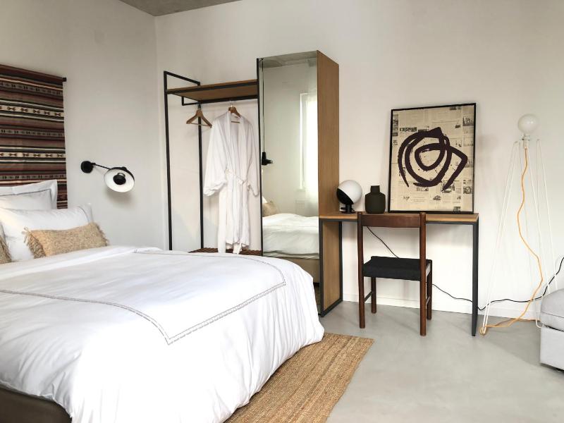 Deluxe Apartment image 2