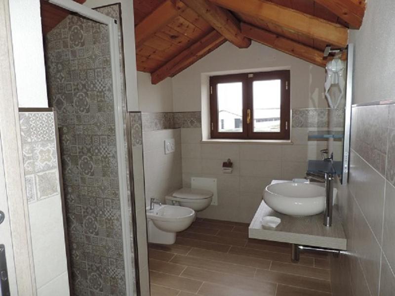 Quadruple Room image 4