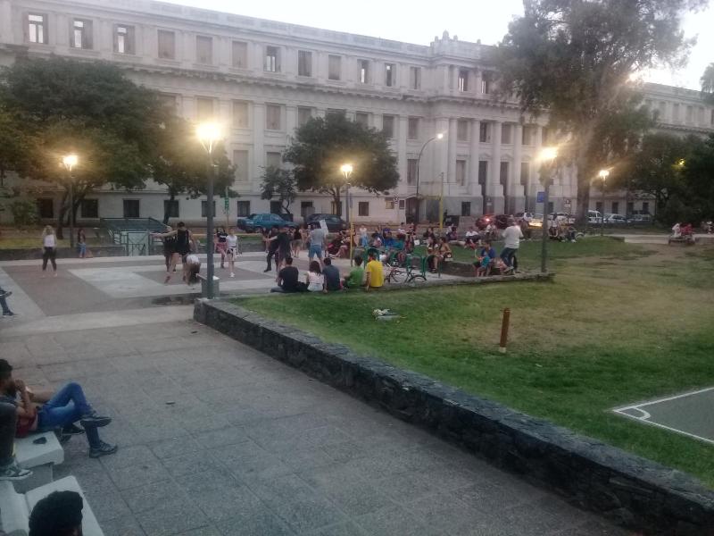 Excepcional dpto frente a Plaza de la Intendencia - image 7