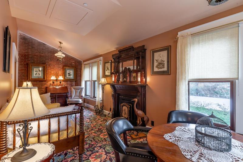 Superior Queen Room image 3