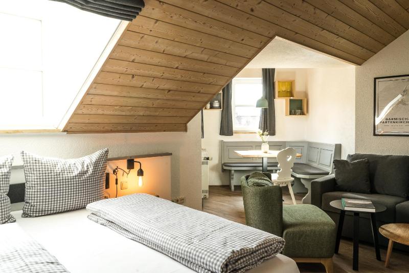 Double Room with Mountain View image 3