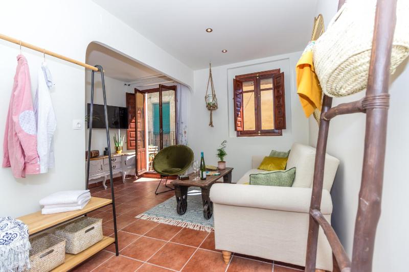 Mediterrani Studio - The Old Town - image 30