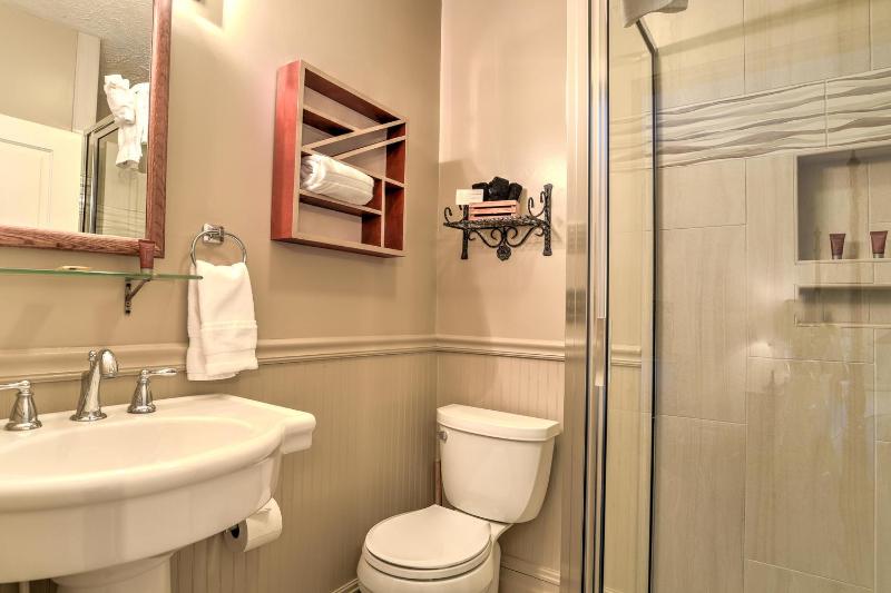 King Room image 3