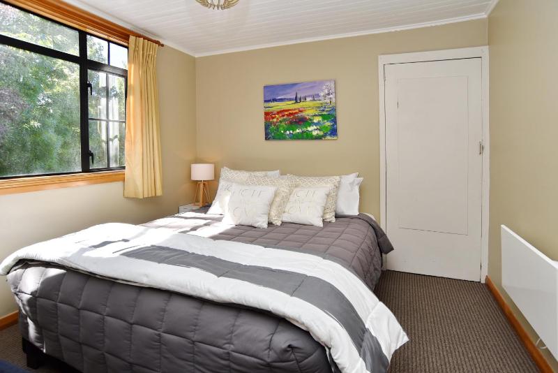 Racecourse Villa - Classic 1935 Charm & Space - image 47