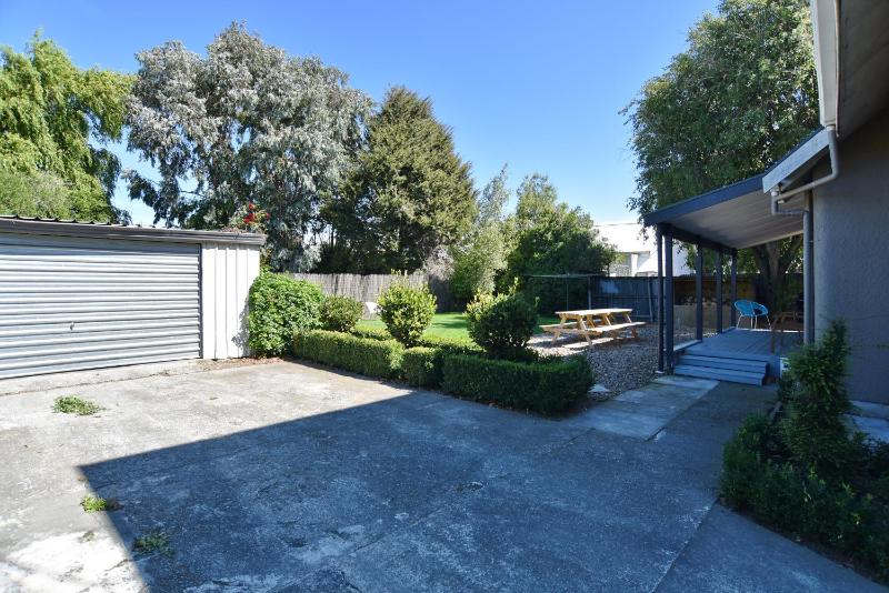 Racecourse Villa - Classic 1935 Charm & Space - image 28