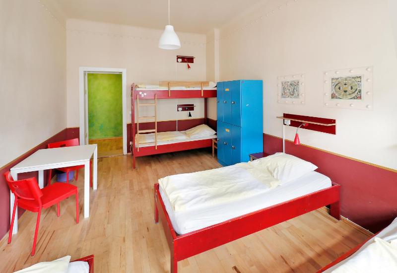 Hostel Mondpalast - image 13
