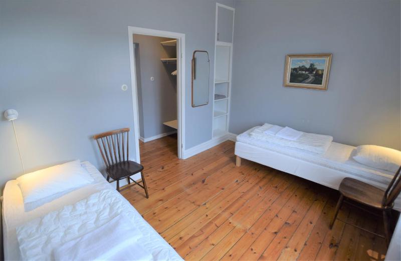 Twin Room with Toilet image 3