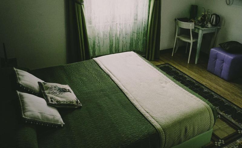 Two Connecting Double Rooms image 4