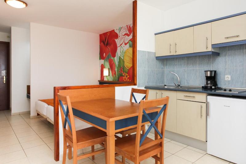 Studio with Balcony with Sea View  image 2