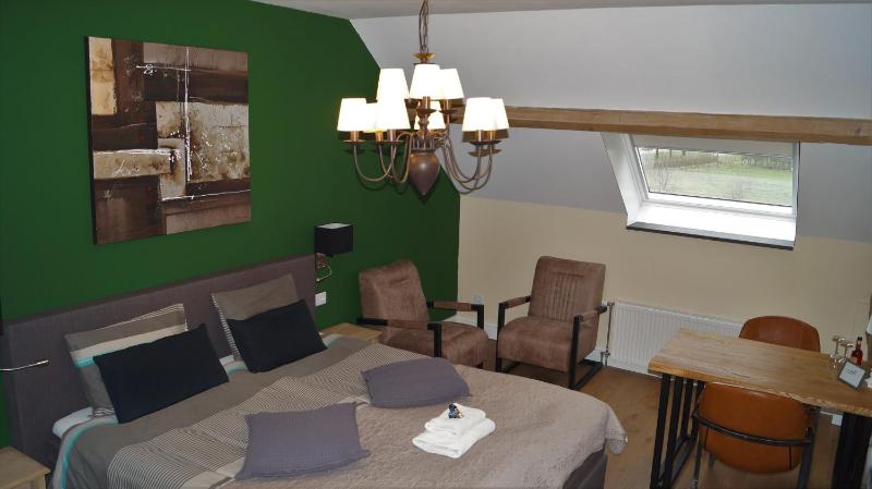 Superior Twin Room image 2