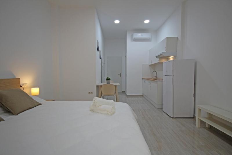 Studio Apartment image 2