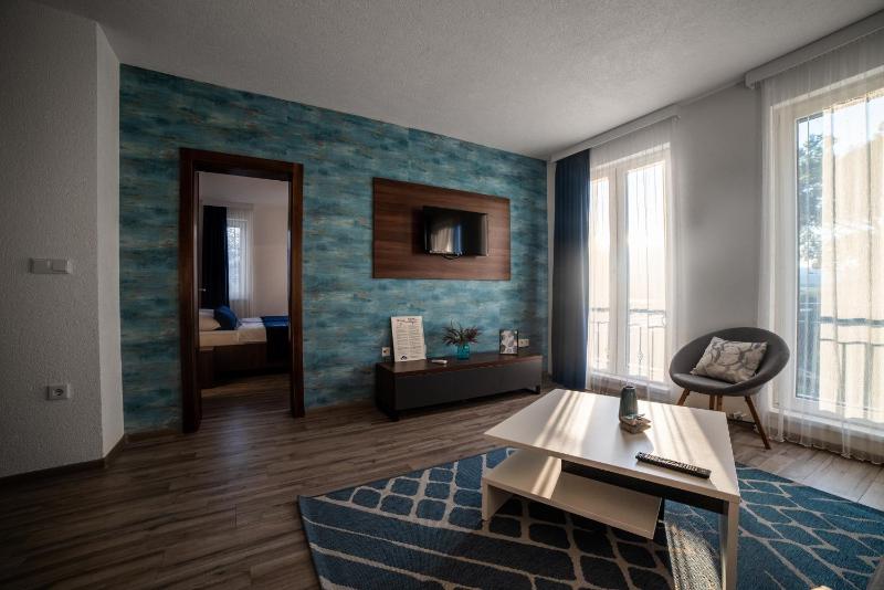One-Bedroom Apartment image 3