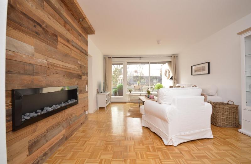 One-Bedroom Apartment image 2