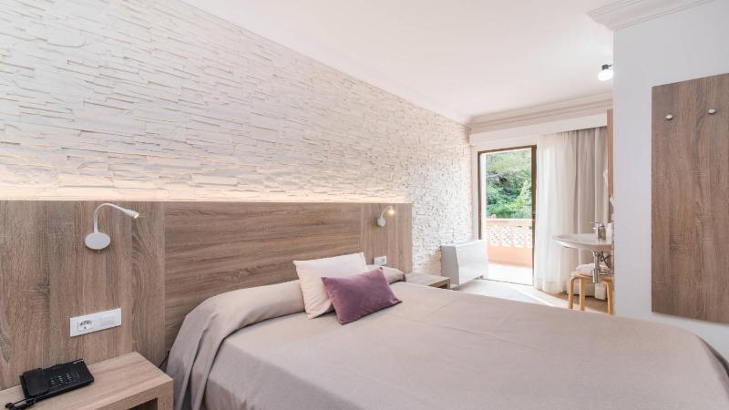 Single Room image 3
