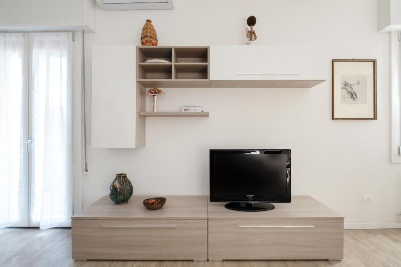 One-Bedroom Apartment image 3