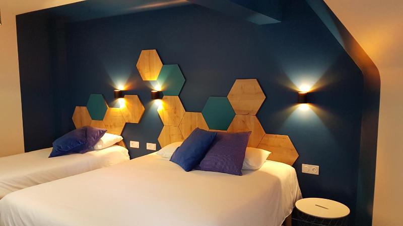Family Room with Two Double Beds - Non-Smoking image 4