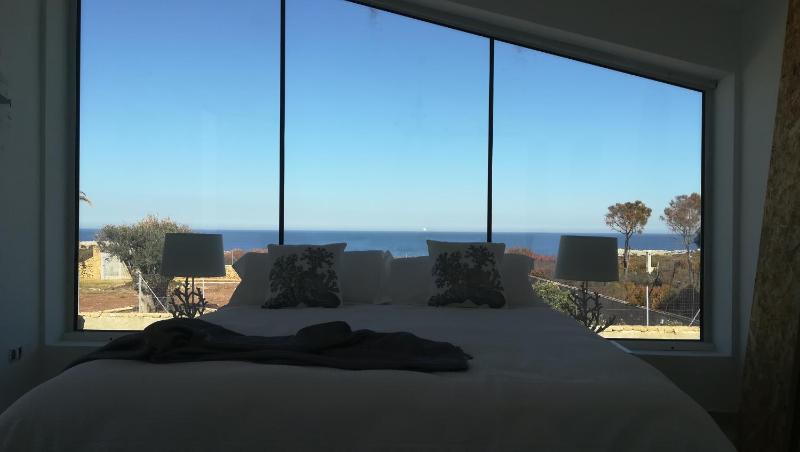 Queen Room with Sea View image 2