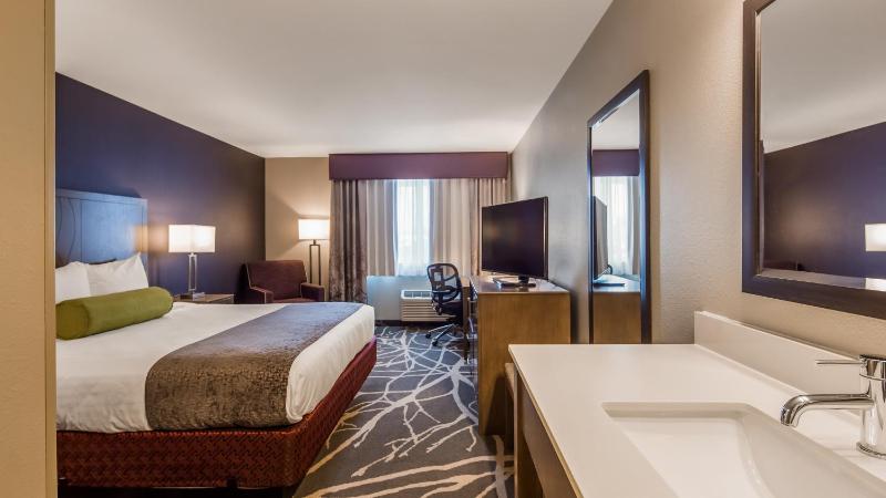 King Room image 4