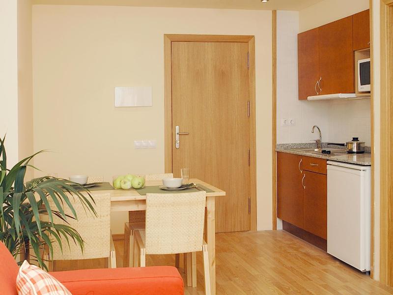 One-Bedroom Apartment image 4