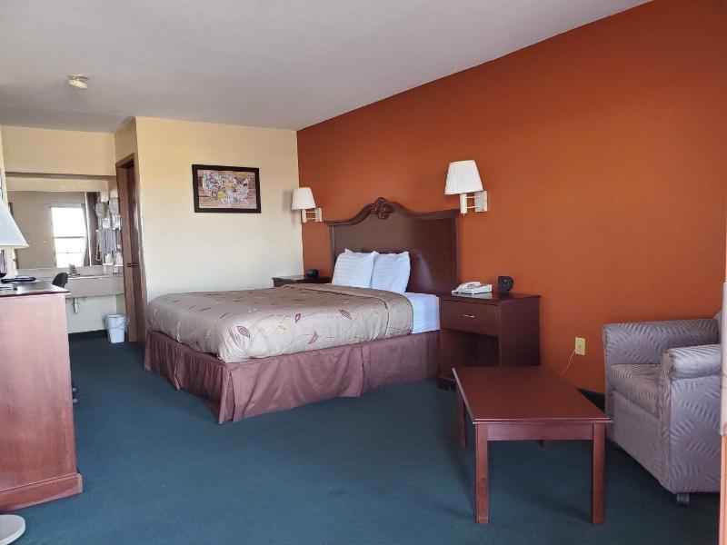Single Room image 3