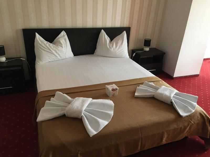 Deluxe Room image 2