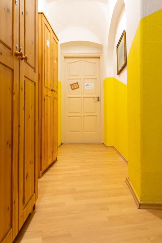 Economy Quadruple Room with Shared Bathroom image 3