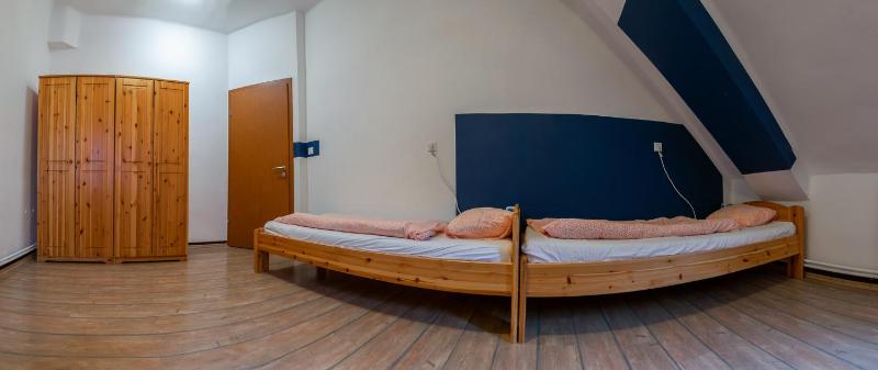 Large Twin Room image 3