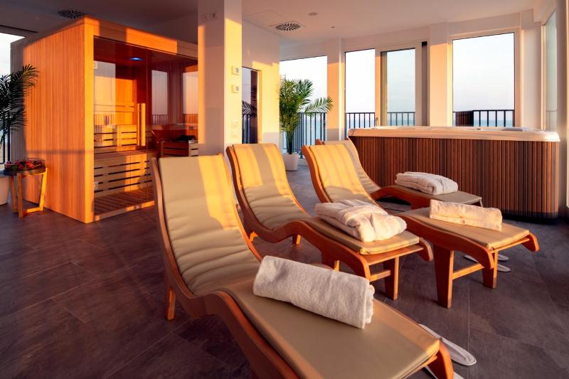 Hotel Mondial - image 10